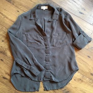 Olive Cloth & Stone button up, collared blouse
